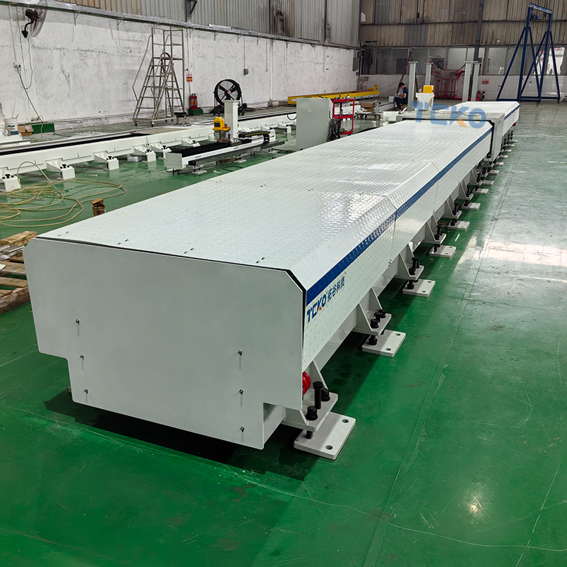 全封闭机器人地轨