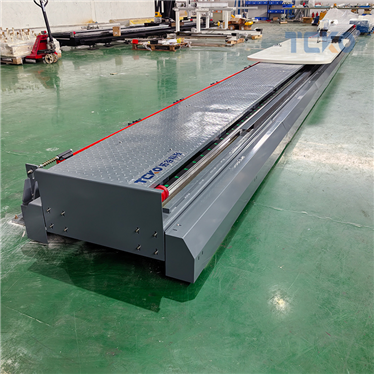 滑触线机器人地轨